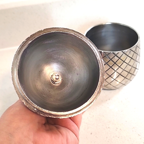 Metal Pineapple almost 9 inches tall - Picture 4 of 9